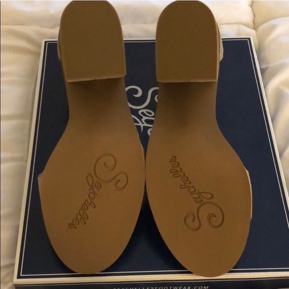 Tan suede Seychelles Block Heels - Picture 2 of 5